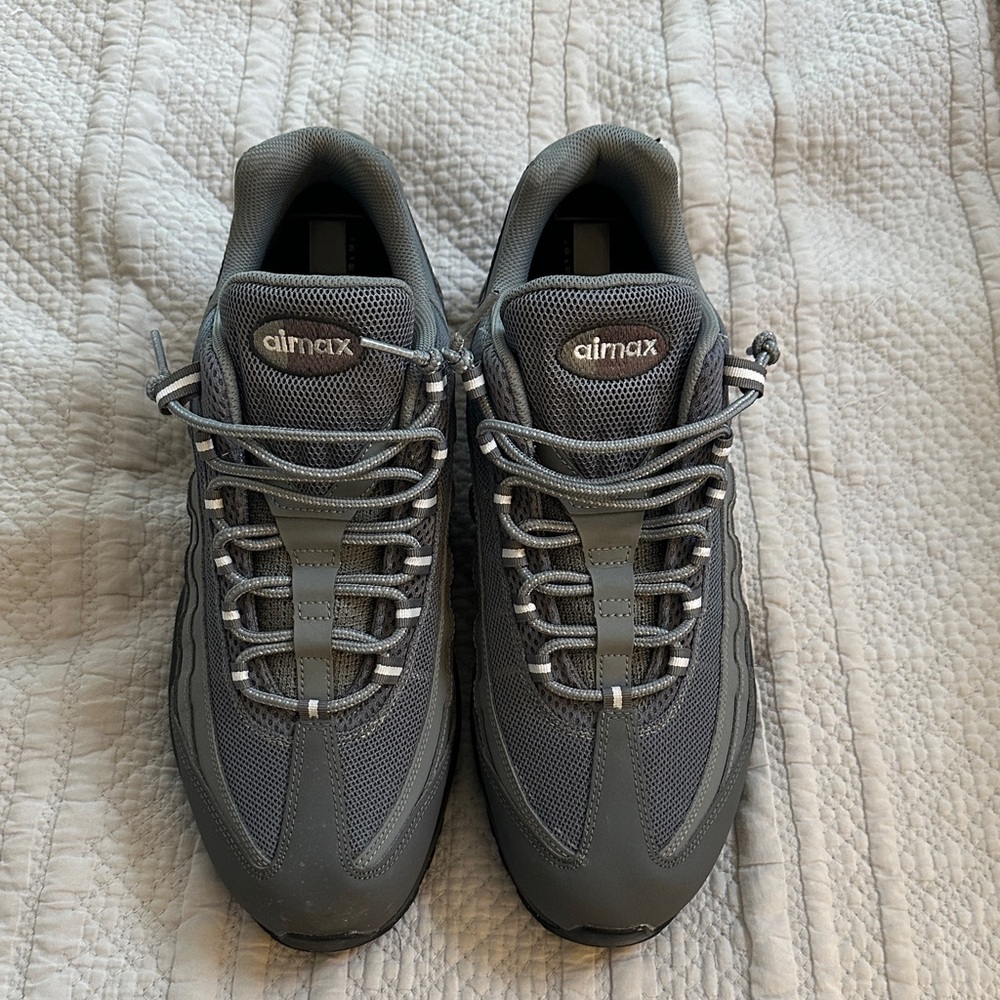 Nike Air Max Men's Dark Gray Athletic Shoes